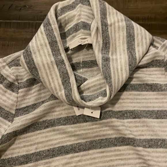 NWT Loft Turtleneck - Picture 2 of 4